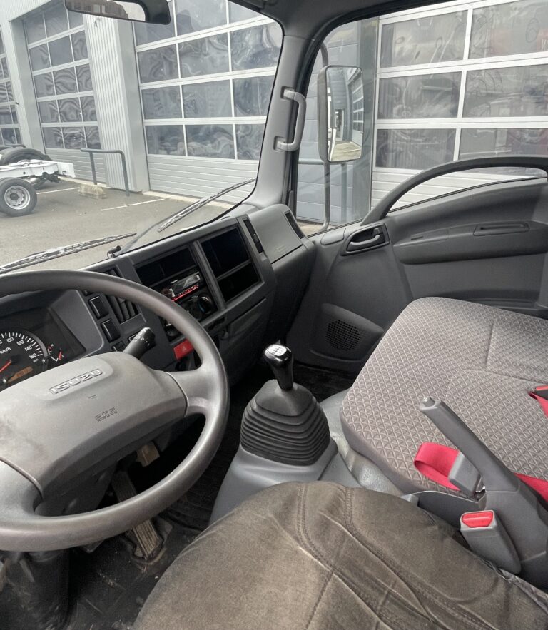 vehicule-utilitaire-leger-m21-serie-bleu-isuzu-obl25019-3